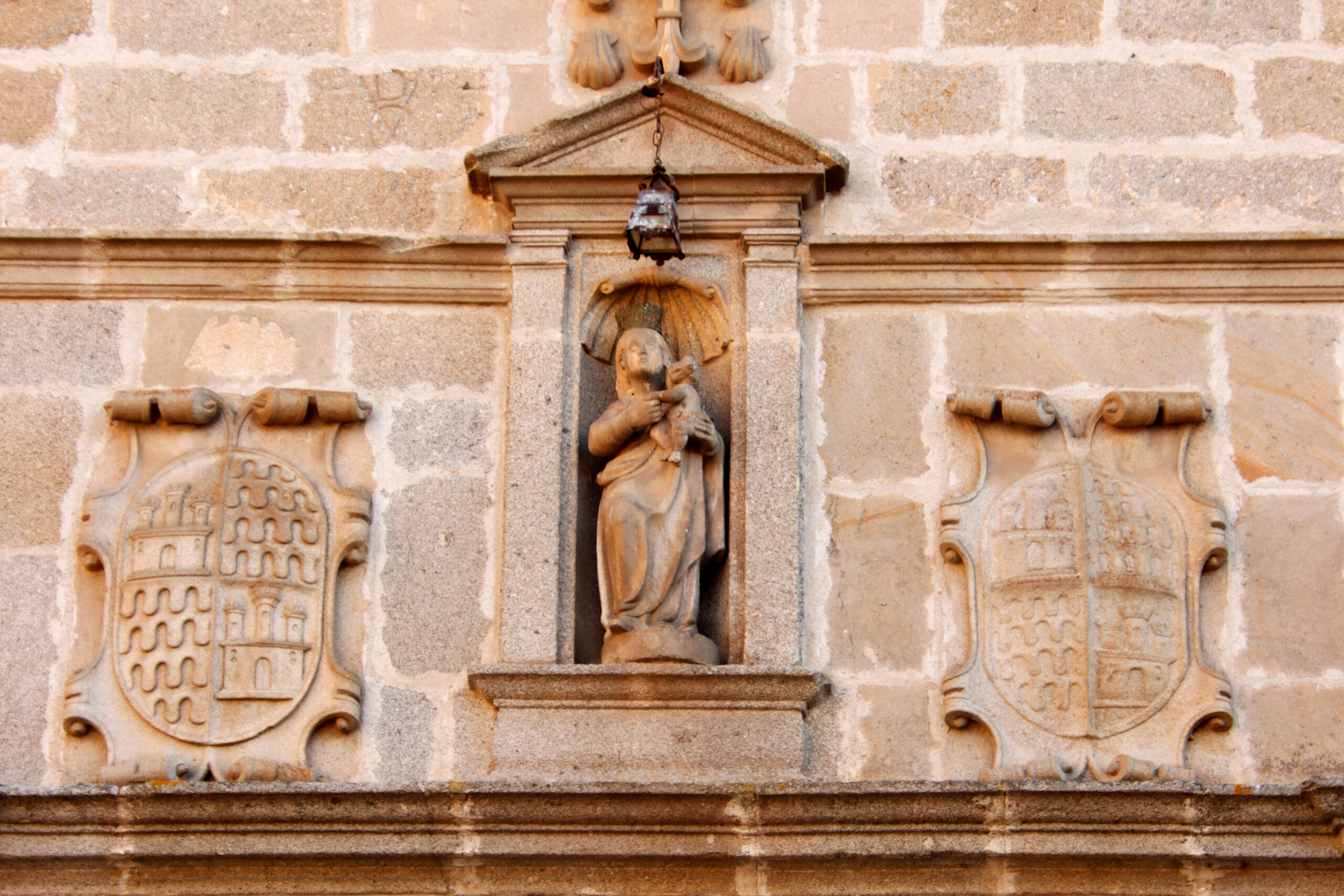 Foto de la imagen de la virgen del Complejo Cultural Sta Maria